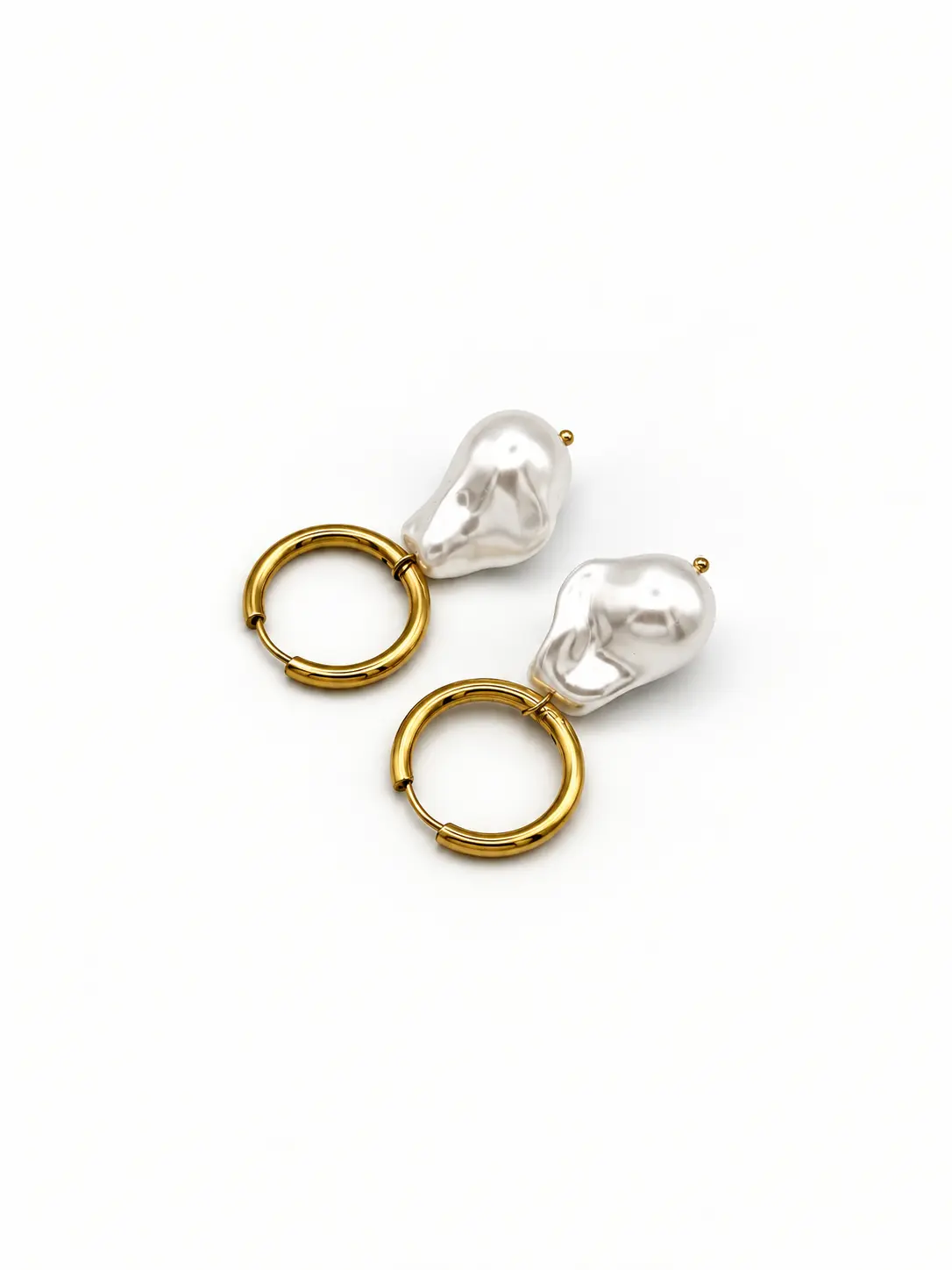PURE AURA EARRINGS detail